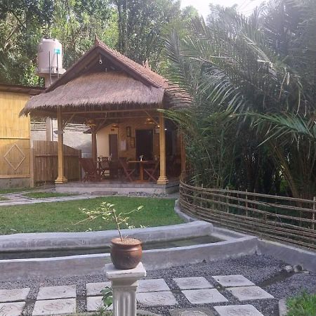 Pondok Sapta Sallaca Selat Екстер'єр фото